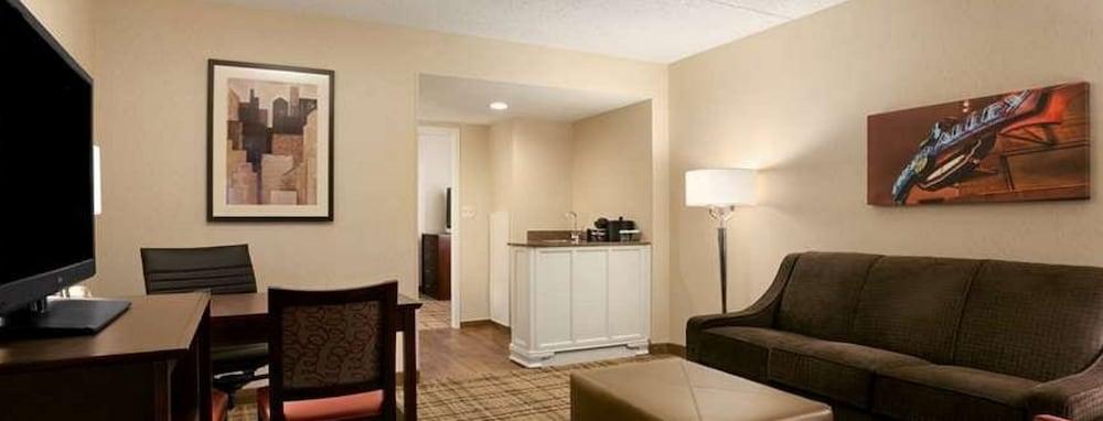 Embassy Suites Cleveland - Beachwood Kültér fotó
