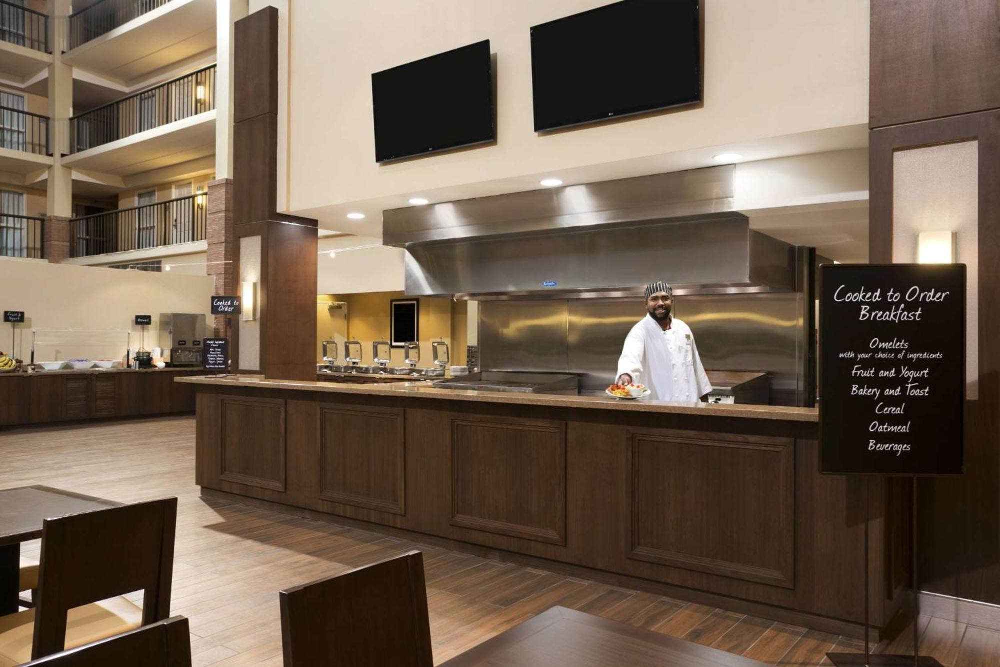Embassy Suites Cleveland - Beachwood Kültér fotó