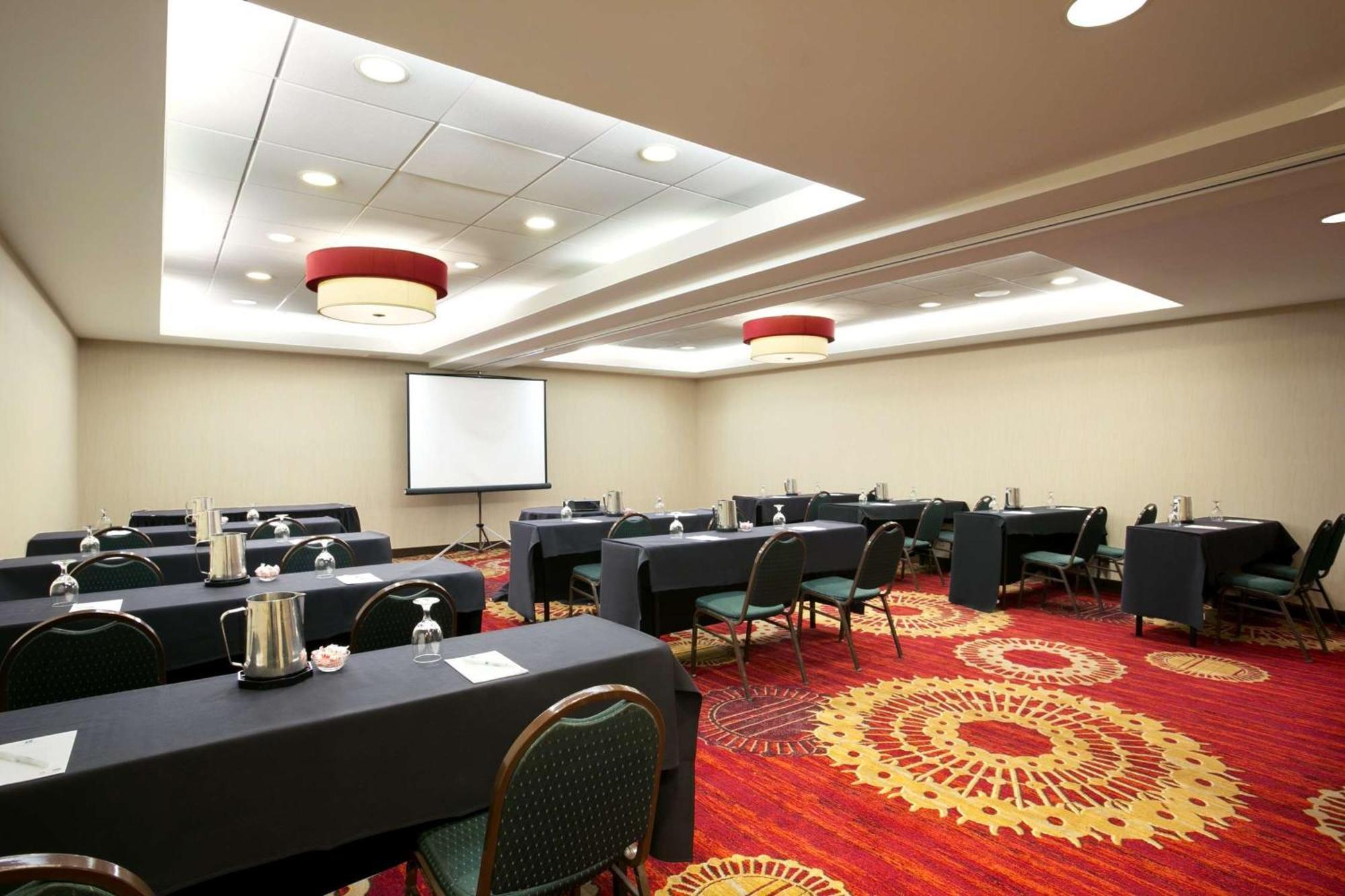 Embassy Suites Cleveland - Beachwood Kültér fotó