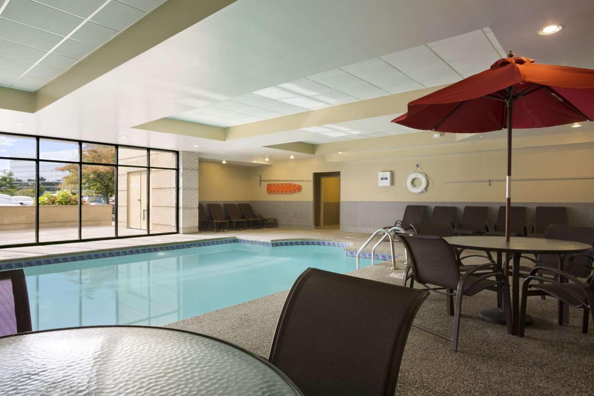 Embassy Suites Cleveland - Beachwood Kültér fotó
